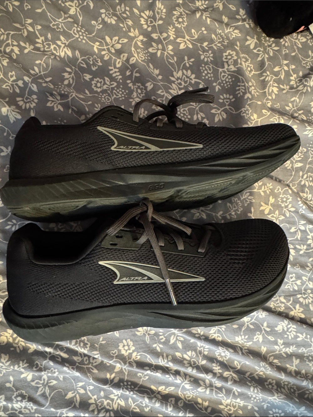 Altra Escalante Women’s Athletic Running Shoes - Black